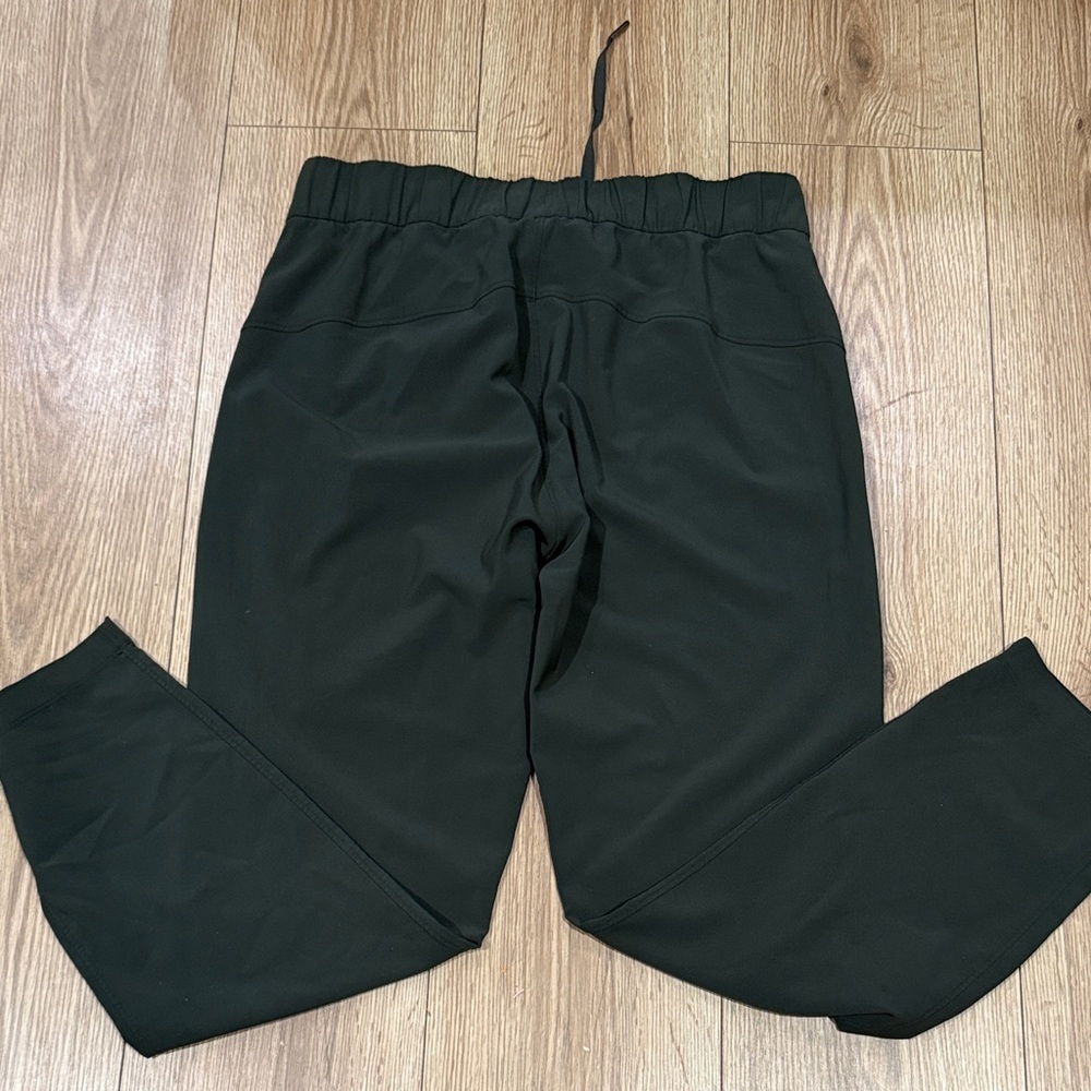 Lululemon On The Fly 8 Dark Olive Green - Picture 4 of 5